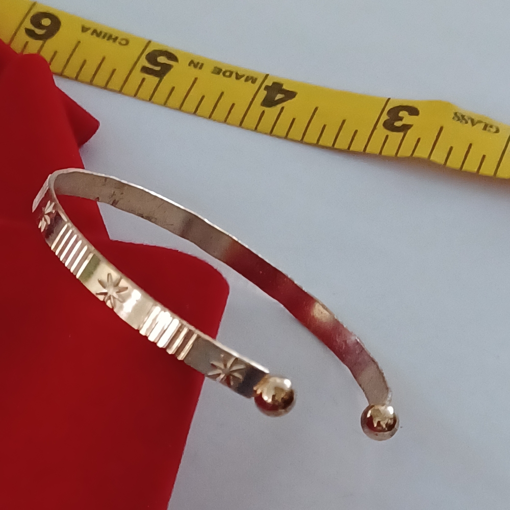 Elegant Gold-Toned Bracelet